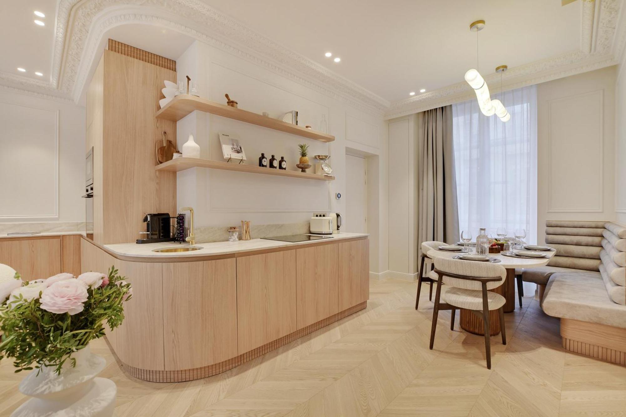 Maison Galante's With Services In Louvre - Rue Des Dechargeurs Parijs