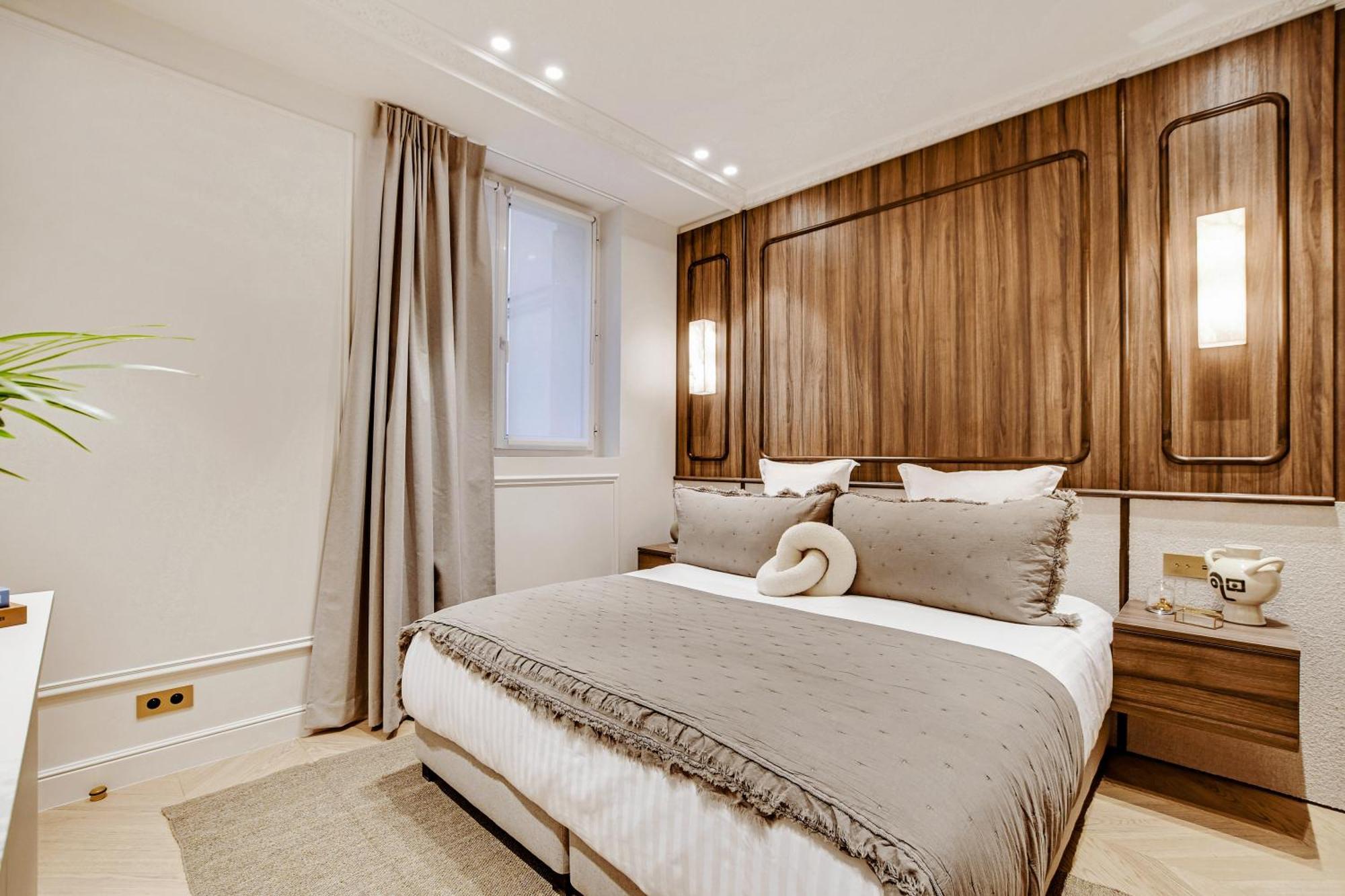 Maison Galante's With Services In Louvre - Rue Des Dechargeurs * Parijs